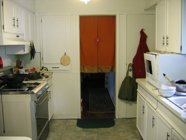 1349247-kitchen.jpg