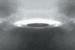 336586-台灣出現的首張幽浮照片天文台附近拍攝的。.jpg