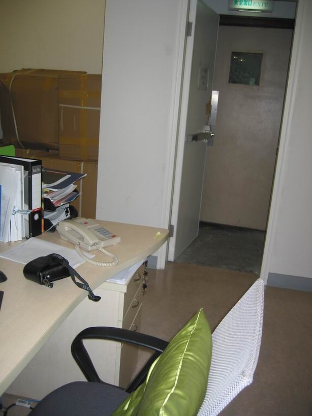 640713-Resize of office4.JPG